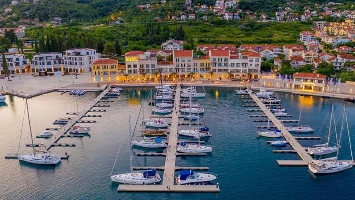 Blue Sea Lejlighed Herceg Novi Eksteriør billede